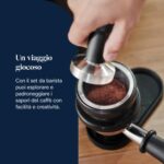 De'Longhi LA SPECIALISTA ARTE EC9155.W Macchina da caffè Manuale, 3 Ricette Preimpostate, Controllo Attivo della Temperatura, 8 Livelli di Macinazione, Lancia MyLatte Art, incluso KIT BARISTA, Bianco - immagine 7