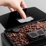 De'Longhi Magnifica S Smart ECAM230.13.B Macchina da Caffè Automatica per Espresso e Cappuccino, Caffè in Grani o in Polvere, 1450 W, Nero - immagine 3